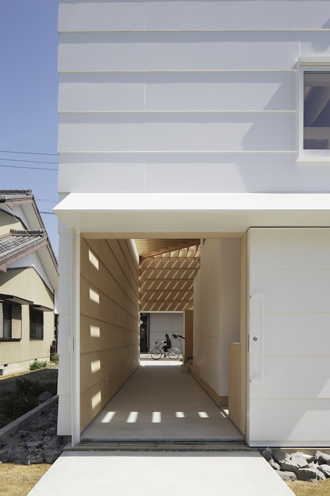 dezeen_Light-Walls-House-by-mA-style-architects_13