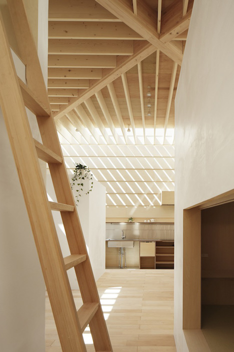 dezeen_Light-Walls-House-by-mA-style-architects_14